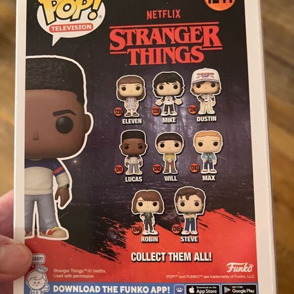 Funko Pop Stranger Thingsngs Vinyl Figure LUCAS SINCLAIR - Picture 6 of 10